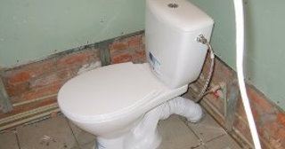 Установка приставного унитаза в Пятигорске - монтаж и подключение, СантехДомПтг от 5167 рублей